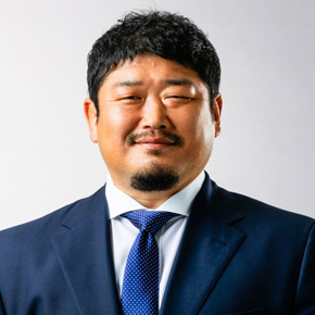 長谷川慎コーチ