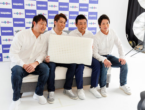 「マニフレックス」のプロモーション撮影に青木宣親、岩隈久志、前田健太、山田哲人、4選手が登場！ 02