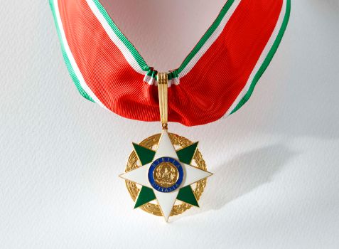 イタリア共和国功労勲章メダル