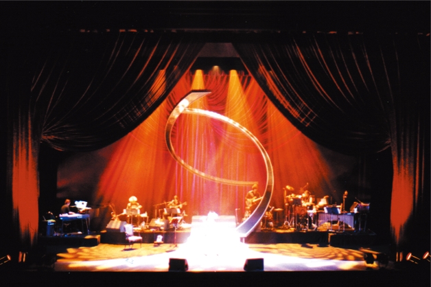 Akina Nakamori (2001年Aoyama theater）